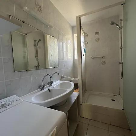 T3 Climatise En Rdc, Terrasse Fleurie, Ideal Famille, 6p, Proche Plage, Parking Inclus - Fr-1-799-18